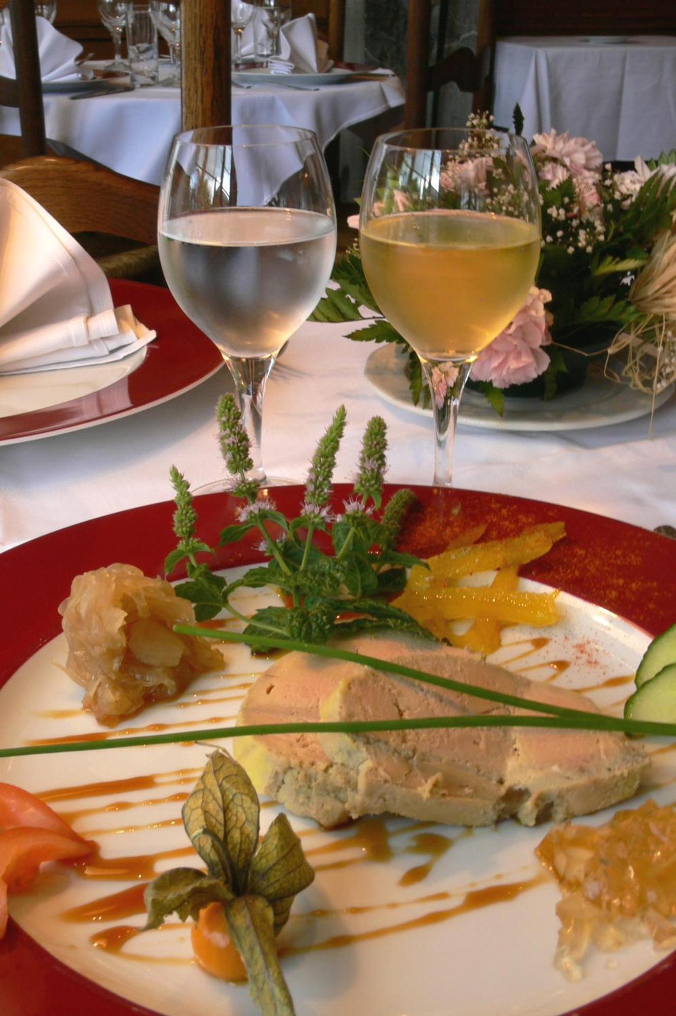 Logis - Chateau De La Motte - Hotel & Restaurant Liessies Εξωτερικό φωτογραφία